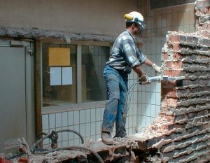 Демонтаж стен в Клецке